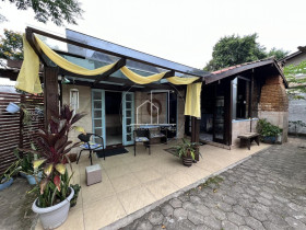 Casa com 3 Quartos à Venda, 160 m² em São João Do Rio Vermelho - Florianópolis