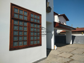 Sobrado com 4 Quartos para Alugar, 476 m² em Portal Das Colinas - Guaratinguetá