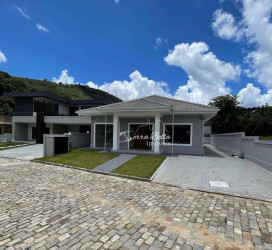 Casa com 3 Quartos à Venda, 350 m² em Green Valleiy - Teresópolis