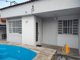 Casa com 2 Quartos à Venda, 178 m² em Amendoeira - São Gonçalo