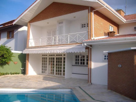 Casa com 3 Quartos para Alugar, 290 m² em Conjunto Residencial Esplanada Do Sol - São José Dos Campos