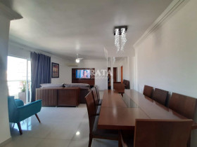 Apartamento com 3 Quartos à Venda, 300 m² em Gonzaga - Santos