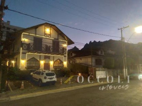 Casa com 12 Quartos à Venda,  em Alto - Teresópolis