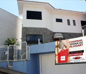 Casa com 3 Quartos à Venda, 250 m² em Centro - Caldas