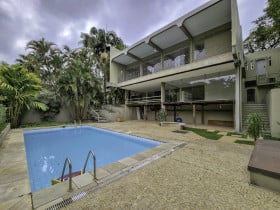 Casa com 1 Quarto à Venda, 900 m² em Paineiras Do Morumbi - São Paulo
