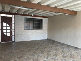 Casa com 2 Quartos à Venda, 210 m² em Maracanã - Praia Grande