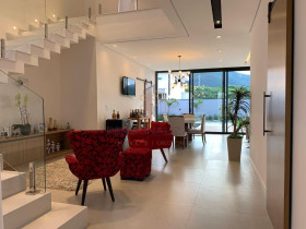 Casa de Condomínio com 4 Quartos à Venda, 345 m² em Jardim Samambaia - Jundiaí