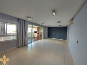 Apartamento com 4 Quartos à Venda, 137 m² em Serraria - São José