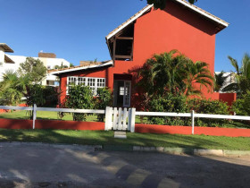 Casa de Condomínio com 4 Quartos para Alugar, 500 m² em Guarajuba - Camaçari