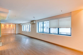 Sala Comercial à Venda, 83 m² em Moema - São Paulo