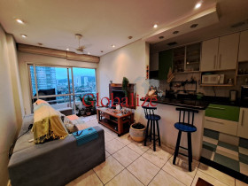 Apartamento com 2 Quartos à Venda, 58 m² em Encruzilhada - Santos