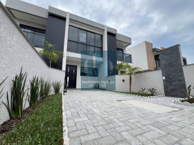 Casa com 3 Quartos à Venda, 126 m² em Cachoeira Do Bom Jesus - Florianópolis