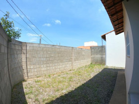 Casa com 2 Quartos para Alugar ou Temporada, 62 m² em Residencial Jacaraípe - Serra