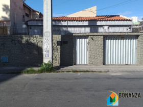 Casa com 3 Quartos para Alugar,  em Benfica - Fortaleza