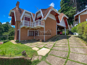 Casa com 3 Quartos à Venda, 211 m² em Vila Inglesa - Campos Do Jordão