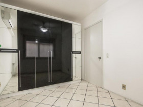 Apartamento com 1 Quarto à Venda, 40 m² em Independência - Porto Alegre