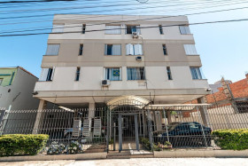 Apartamento com 2 Quartos à Venda, 72 m² em Medianeira - Porto Alegre