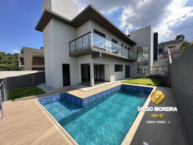 Casa com 3 Quartos à Venda, 360 m² em Rio Abaixo - Atibaia
