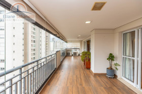 Apartamento com 3 Quartos à Venda, 290 m² em Campo Belo - São Paulo