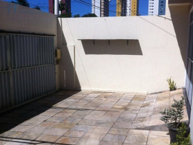 Casa com 4 Quartos para Alugar ou Temporada, 220 m² em Lagoa Nova - Natal