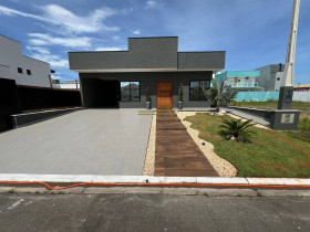 Casa de Condomínio com 3 Quartos à Venda, 140 m² em Bougainville Residencial Iv - Peruíbe