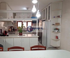 Casa de Condomínio com 4 Quartos para Alugar, 420 m² em Alphaville - Santana De Parnaíba