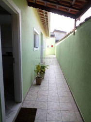 Casa com 2 Quartos à Venda, 69 m² em Jd Suarao - Itanhaem