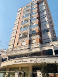 Apartamento com 3 Quartos à Venda, 135 m² em Centro - Florianópolis