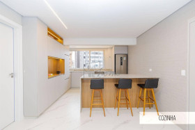 Apartamento com 3 Quartos à Venda, 205 m² em Cabral - Curitiba