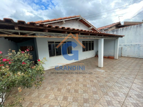 Casa com 4 Quartos à Venda, 200 m² em Jardim Itacolomi - Mogi Guaçu