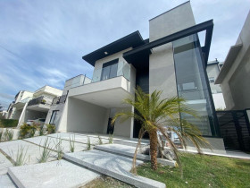 Casa com 4 Quartos à Venda, 232 m² em Fazenda Rodeio - Mogi Das Cruzes