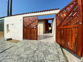 Casa com 2 Quartos à Venda,  em Balneario Samas - Mongaguá