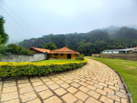 Casa com 3 Quartos à Venda, 250 m² em Pessegueiros - Teresópolis