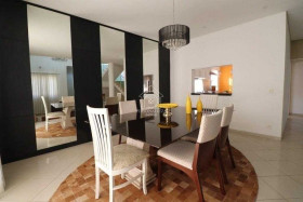 Casa de Condomínio com 4 Quartos à Venda, 580 m² em Jardim Dona Donata - Jundiaí
