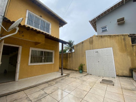 Casa com 2 Quartos à Venda,  em Aquarius - Cabo Frio