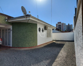 Casa com 3 Quartos à Venda, 412 m² em Bucarein - Joinville