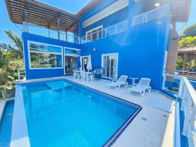 Casa com 3 Quartos à Venda, 377 m² em Granja Caiapiá - Cotia