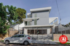 Casa com 3 Quartos à Venda, 286 m² em Vila Conceição - Porto Alegre
