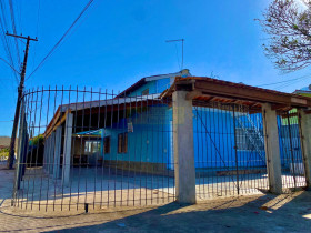 Casa com 2 Quartos à Venda,  em Martim De Sá - Caraguatatuba
