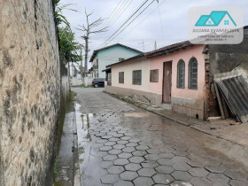 Casa à Venda, 300 m² em Centro - Caraguatatuba
