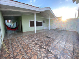 Casa com 2 Quartos à Venda, 127 m² em Balneário Oásis - Peruíbe