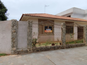 Casa com 3 Quartos à Venda,  em Jardim Alvorada - Maringá