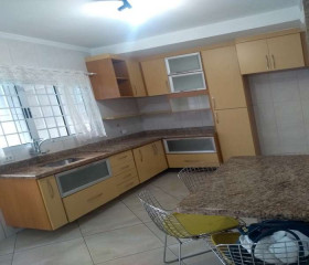 Sobrado com 2 Quartos para Alugar, 120 m² em Vila Carmosina - São Paulo