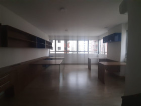 Sala Comercial para Alugar, 40 m² em Parque Residencial Aquarius - São José dos Campos