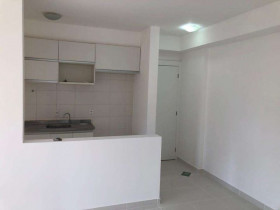 Apartamento com 3 Quartos para Alugar, 77 m² em Calhau - São Luís