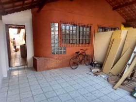 Casa com 2 Quartos à Venda, 90 m² em Caiçara - Praia Grande