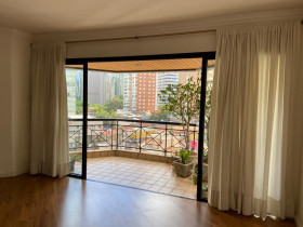 Apartamento com 3 Quartos à Venda, 126 m² em Itaim Bibi - São Paulo