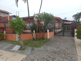 Casa com 4 Quartos à Venda, 246 m² em Estância São José - Peruíbe