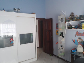 Casa com 4 Quartos à Venda, 220 m² em São José Operário - Manaus
