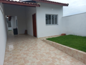 Casa com 2 Quartos à Venda, 70 m² em Jardim Imperador - Peruíbe
